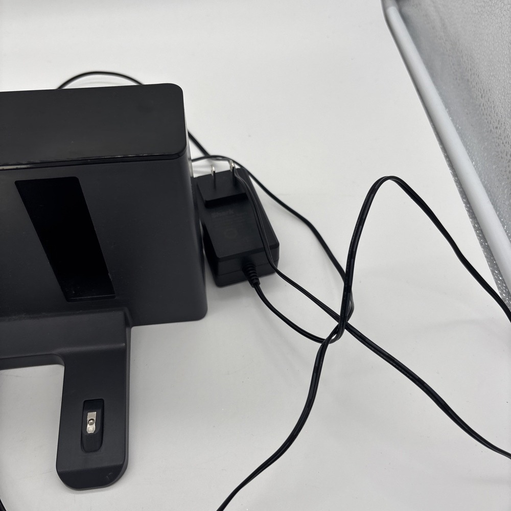 Shark RV2001 / WD RV2000WD RV2001DRUS RV2001WRUS CHARGING DOCK BASE # XDCKRV2000 - Picture 3 of 9